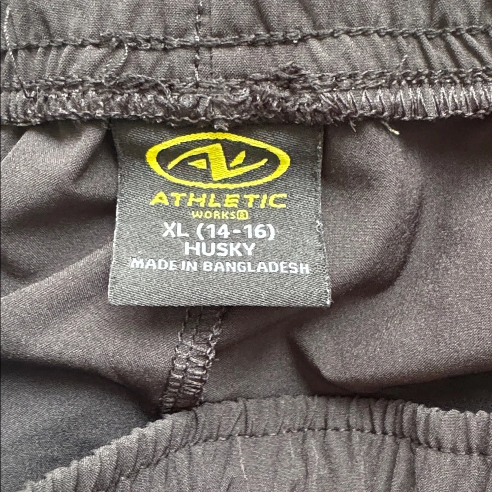 Athletic Works DriWorks girl’s black tapered ankle windbreaker joggers size XL